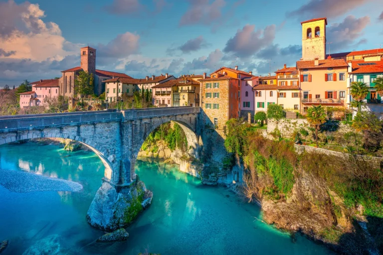Paholaisen silta Cividale del Friuli, Italia, Eurooppa, auringonlasku